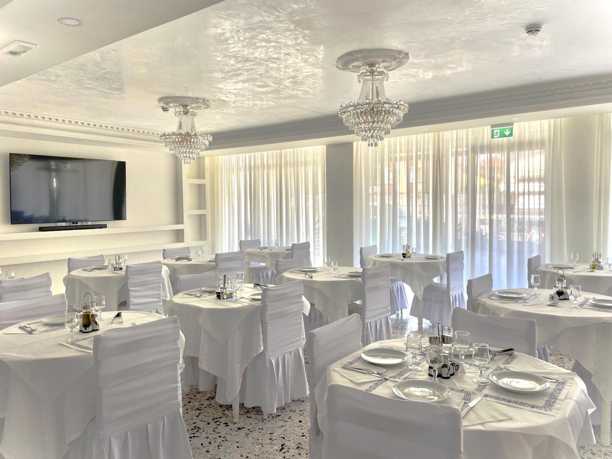 Hotel Fiammetta Ріміні Екстер'єр фото